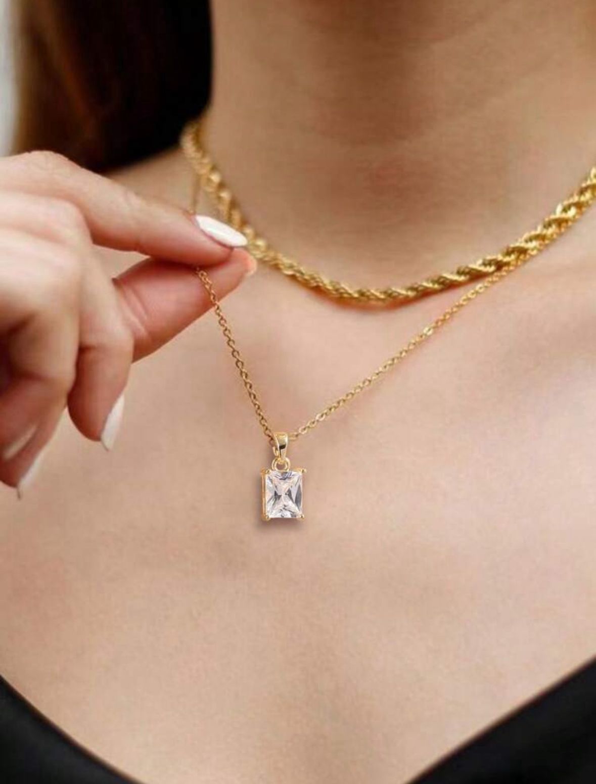 DUO DE COLLAR DORADO GRUESO CON PIEDRA BLANCA