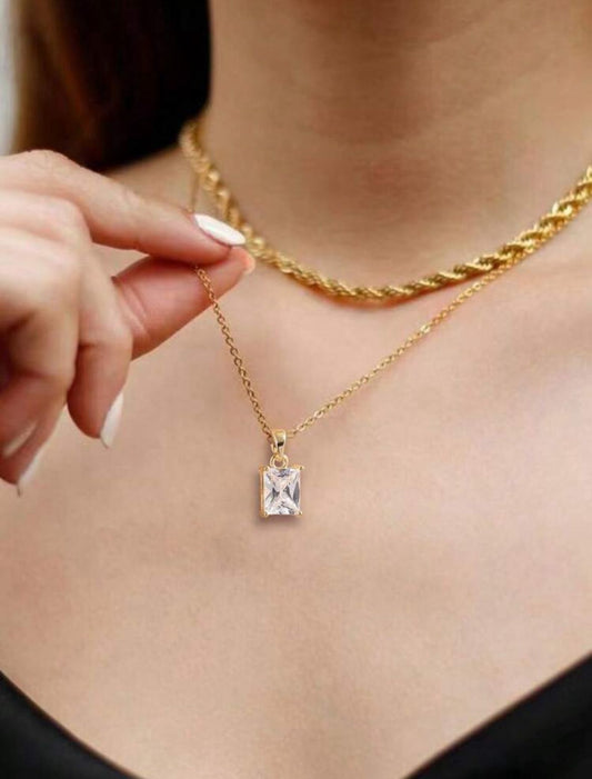 DUO DE COLLAR DORADO GRUESO CON PIEDRA BLANCA