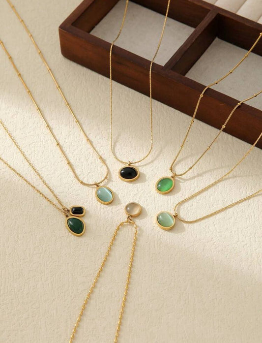COLLAR CON PIEDRA PERLA