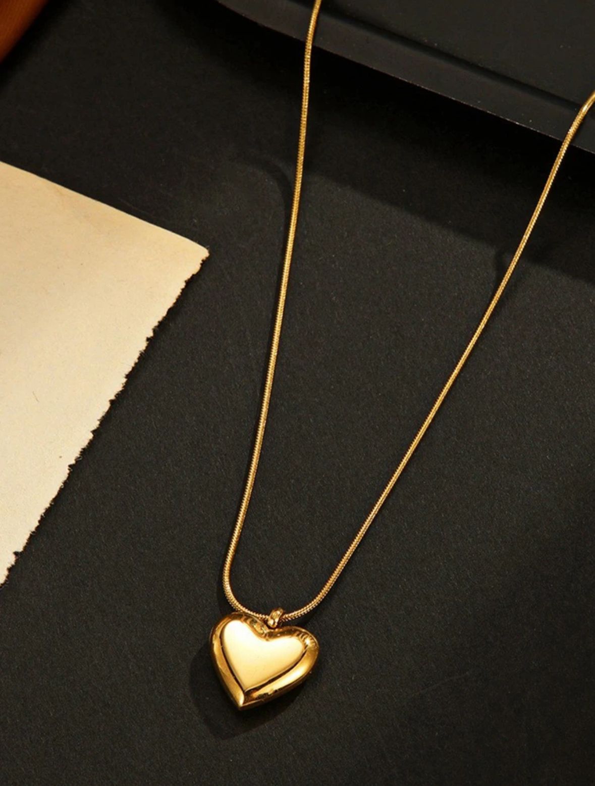 COLLAR DORADO CON DIJE DE CORAZON