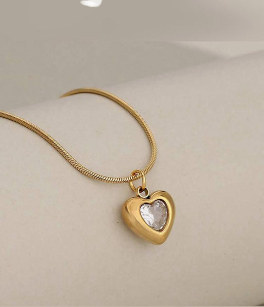 COLLAR CORAZON CON PIEDRA